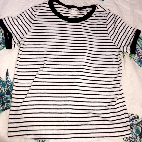Black and White Striped Tshirt - Picture 2 of 3